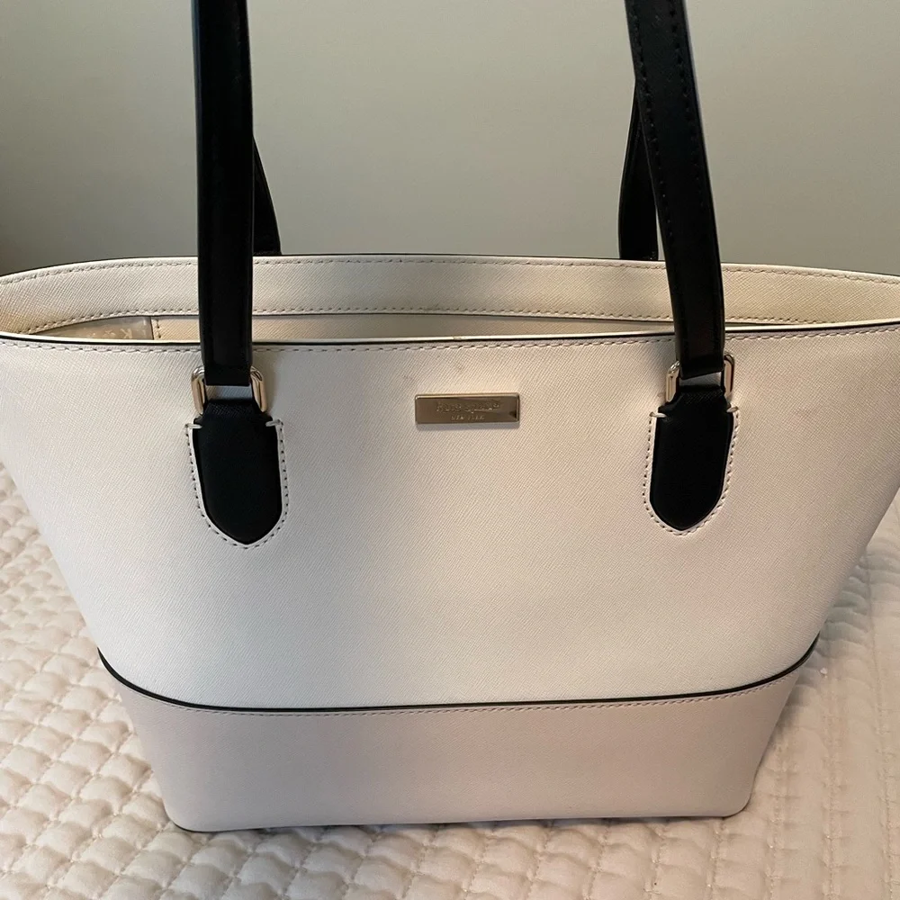 Kate Spade Purse & Wallet - Picture 2 of 10